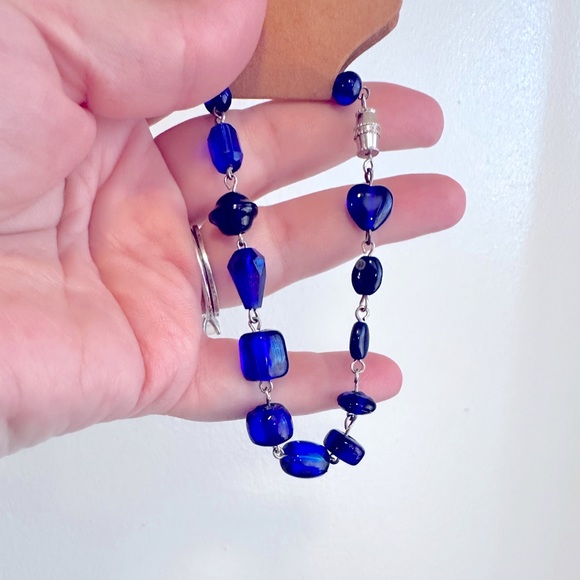 NEW: Handmade Beautiful Royal Cobalt Blue VTG Glass Mixed Beads Silver Bracelet - Picture 2 of 14